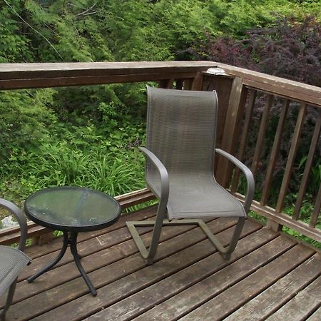 Secret Cove Cottage Suites Halfmoon Bay Ngoại thất bức ảnh