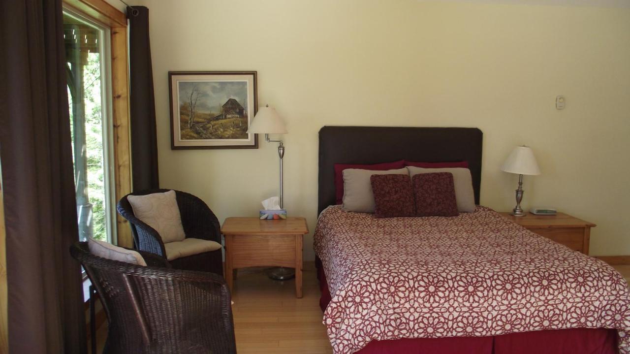 Secret Cove Cottage Suites Halfmoon Bay Ngoại thất bức ảnh